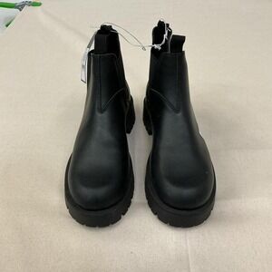 Universal Thread black chunky Chelsea boots